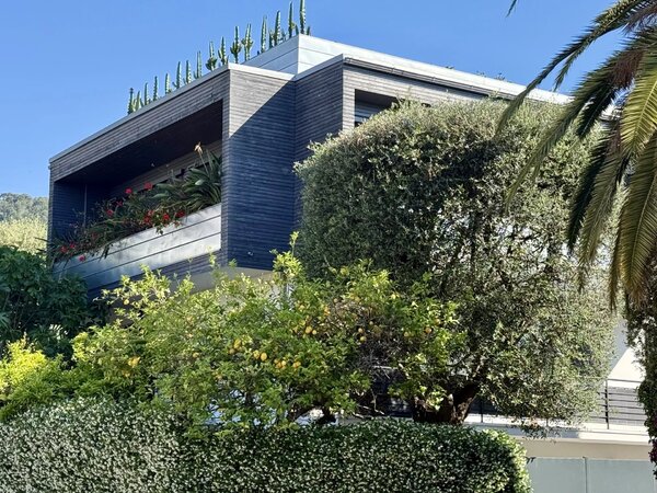 Maison 7 pièces 242 m² · à Roquebrune-Cap-Martin · 242 m² · 2 690 000 €