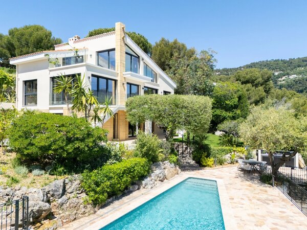 Maison 8 pièces 280 m² · à Roquebrune-Cap-Martin · 280 m² · 7 300 000 €