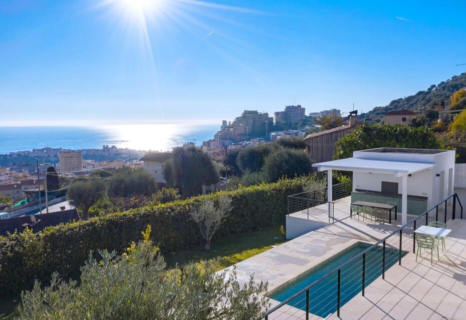 Grima – Splendida Villa Contemporanea con Piscina e Vista Mare