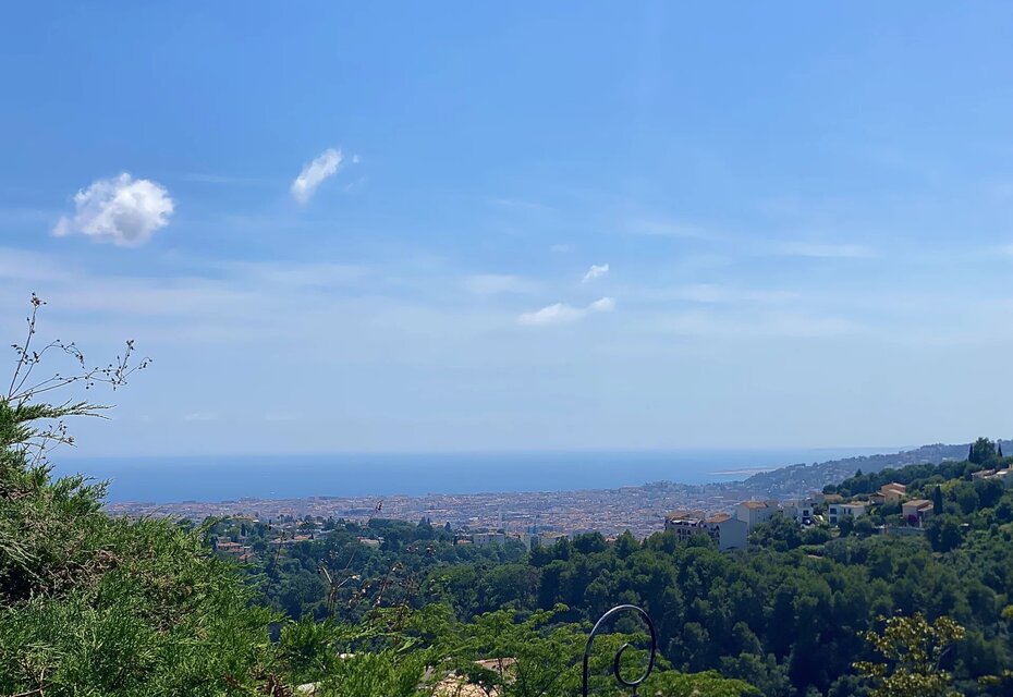 SUPERBE MAISON PROVENÇALE DE 317m² AVEC PISCINE - PARC SAINT EXUPERY NICE