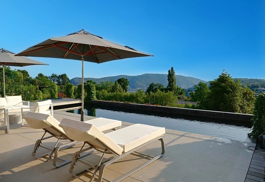 Saint Martin de Peille - Splendida villa progettata da un architetto con piscina e giardino paesaggistico