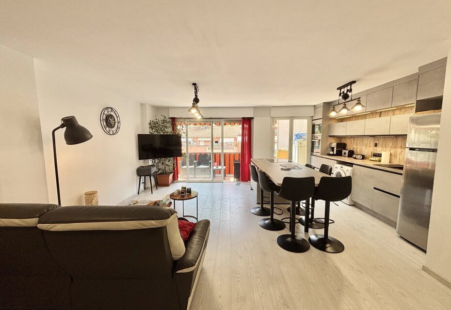 MENTON - BEAU 4 PIÈCES 82m² + STATIONNEMENT ET CAVE