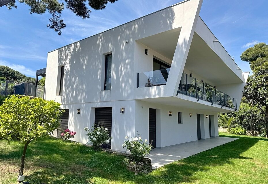 Cap Martin - Magnificent Contemporary Villa with Pool