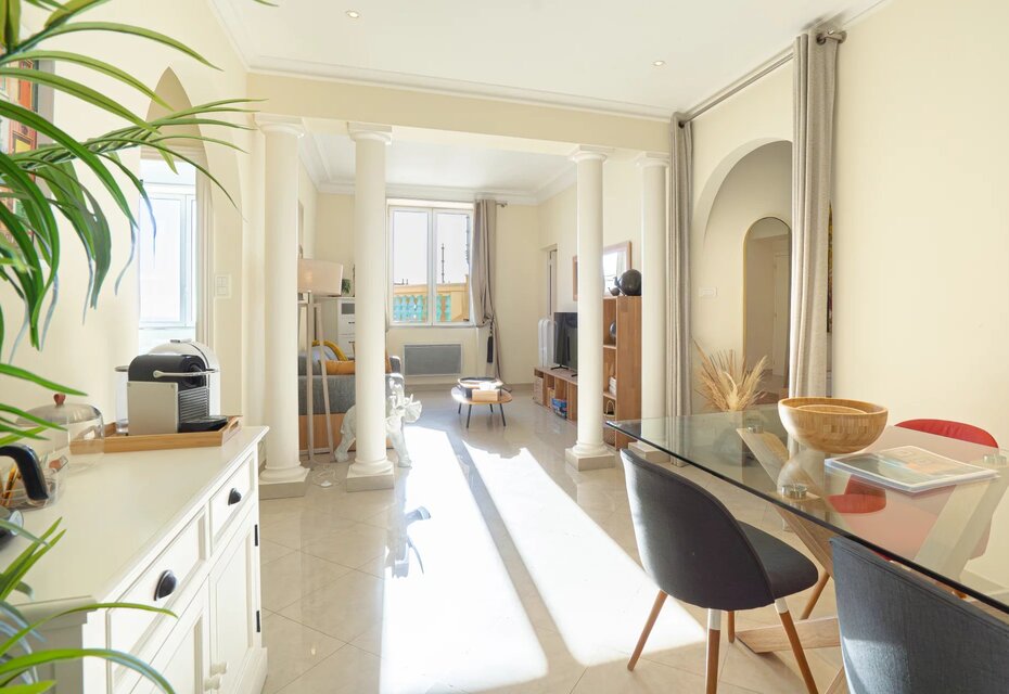 Superbe 3 pièces avec vue mer – Riviera Palace