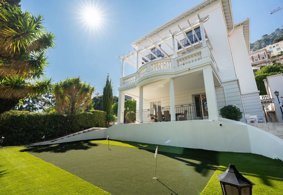 Magnificent Renovated Belle Époque Villa with Swimming Pool and Sea Views — Beaulieu-sur-Mer