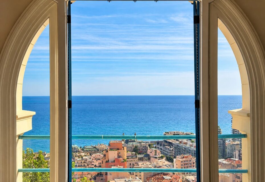 Riviera Palace – Appartamento di 4 locali con vista panoramica sul mare e su Monaco